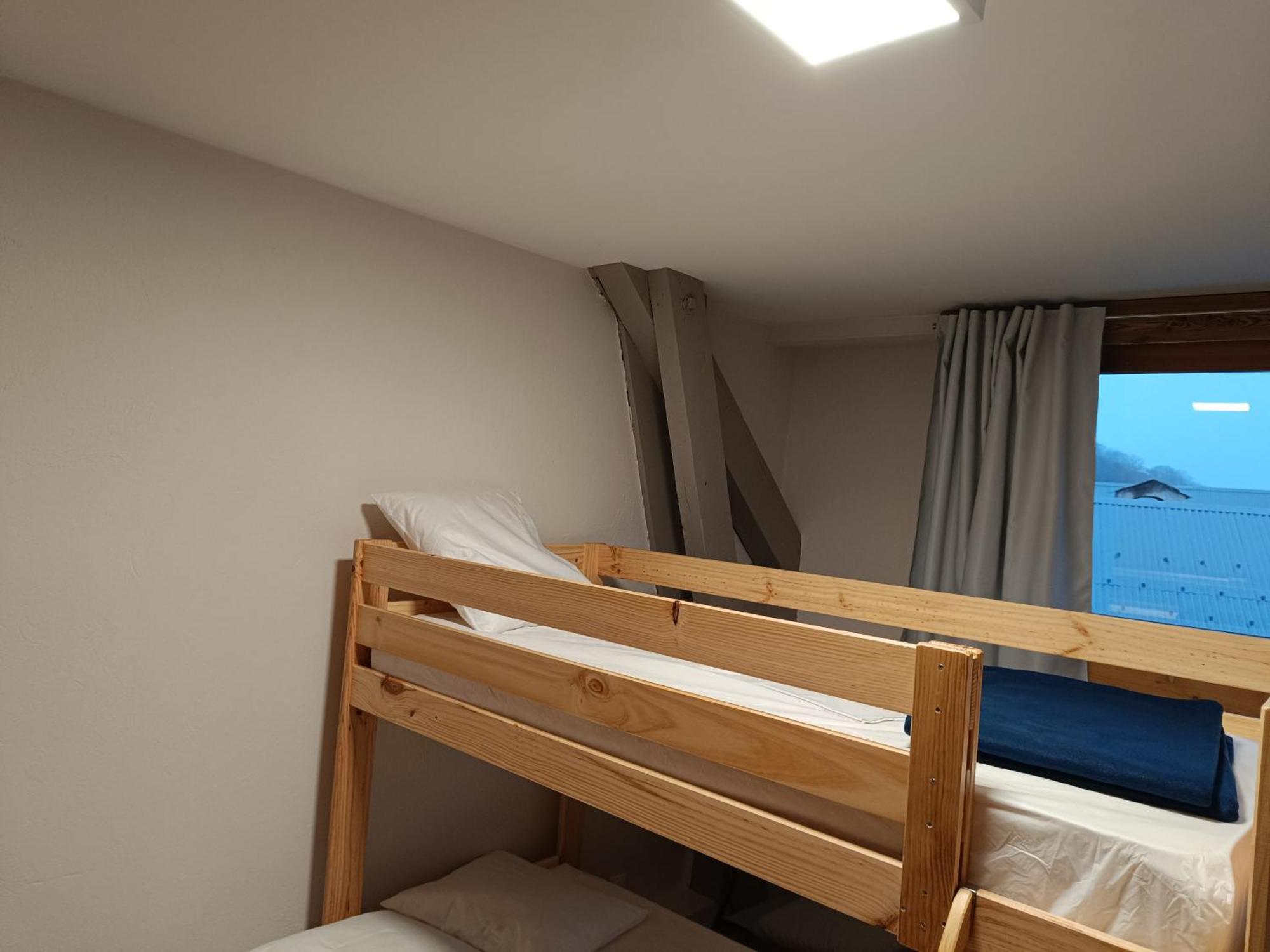 La Mansio De Bons Hostel Лес дьо Алпс Екстериор снимка